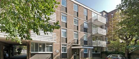 Apartment (2 Bedrooms) | Exterior