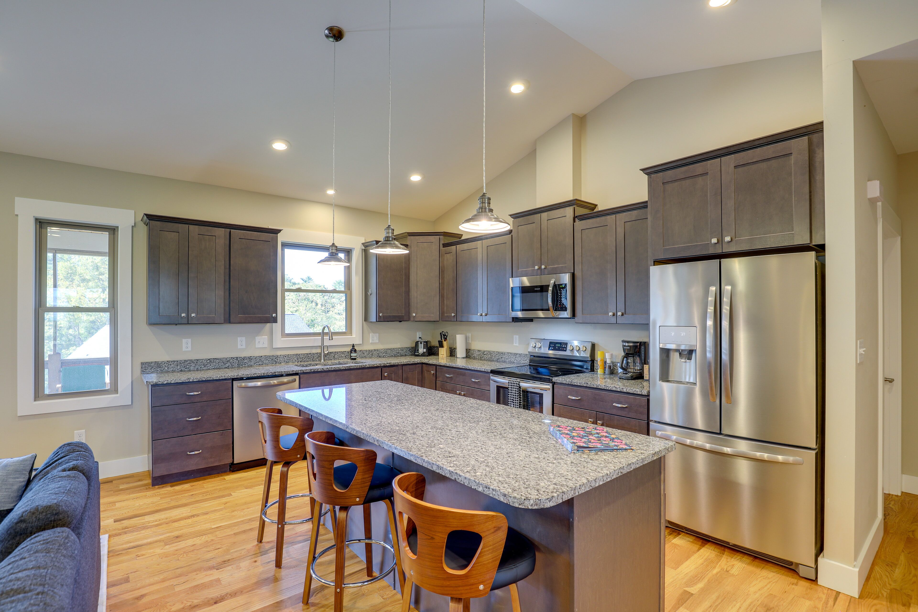 House (3 Bedrooms) | Private kitchen | Paper towels