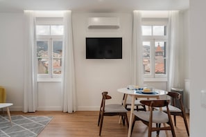 Departamento Confort, 1 cama Queen size y sofá cama, para no fumadores | Restaurantes