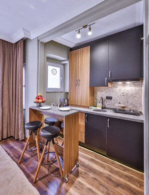 1 bedroom, premium bedding, minibar, soundproofing - Hug Galata (Istanbul)