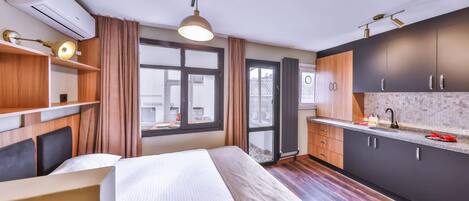 Apartment, Balcony | 1 bedroom, premium bedding, minibar, soundproofing