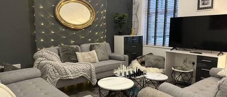 ハウス ベッド (複数台) | 内装