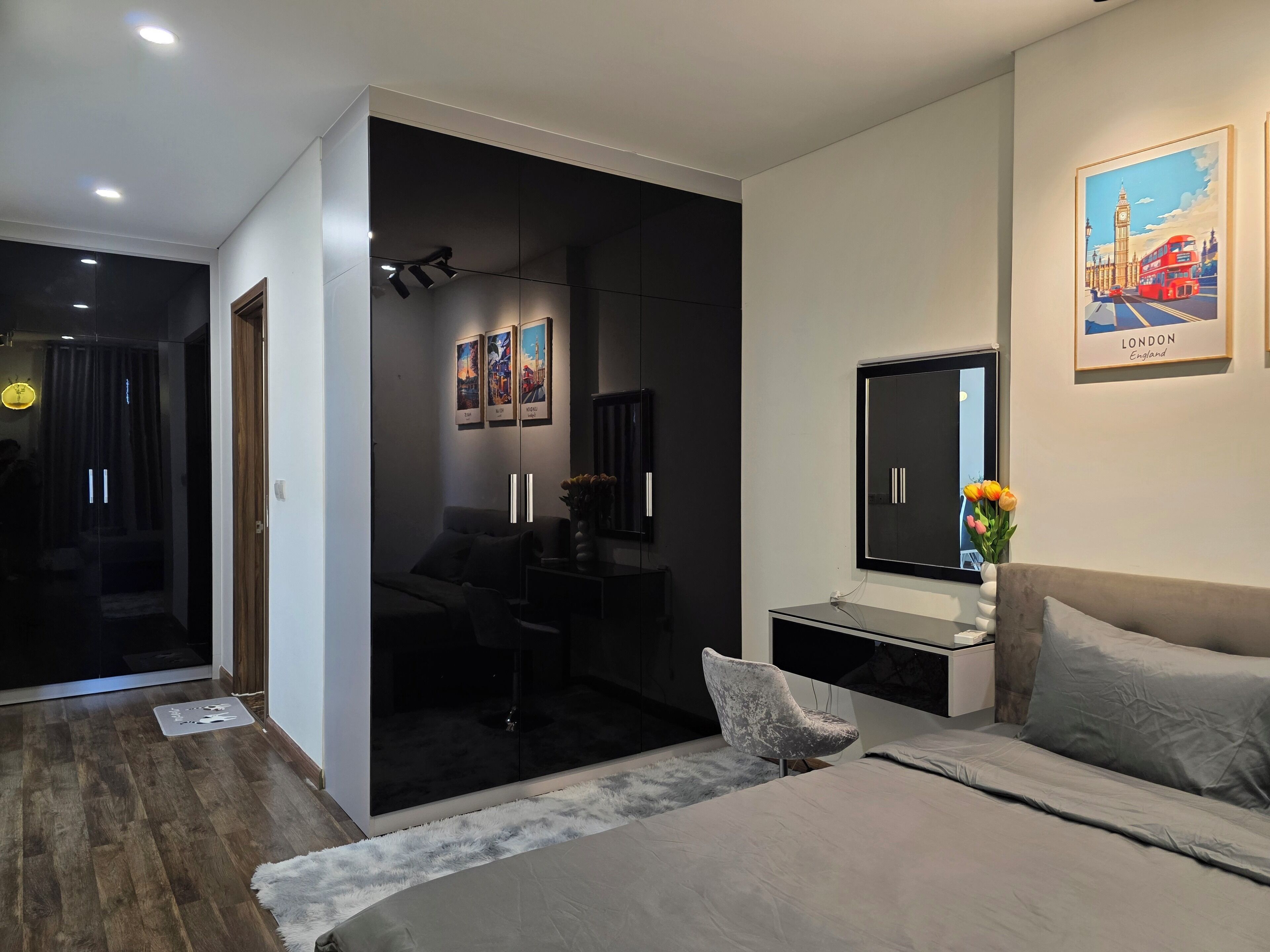 2 室のベッドルーム、デスク、アイロン / アイロン台、WiFi (無料)