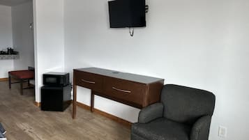 1 habitación, cortinas blackout, wifi gratis y ropa de cama