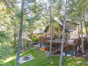 Exterior - Crescent Moon Lodge | A-Frame | Hot Tub | Fire Pit (Invermere)