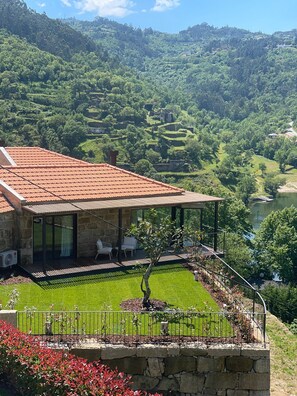 Property grounds - Dajas Douro Valley-casa da Professora (Sande e São Lourenço do Douro)