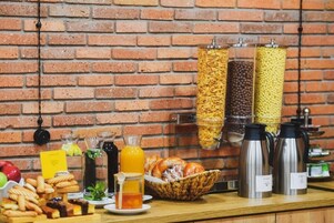 Free daily buffet breakfast