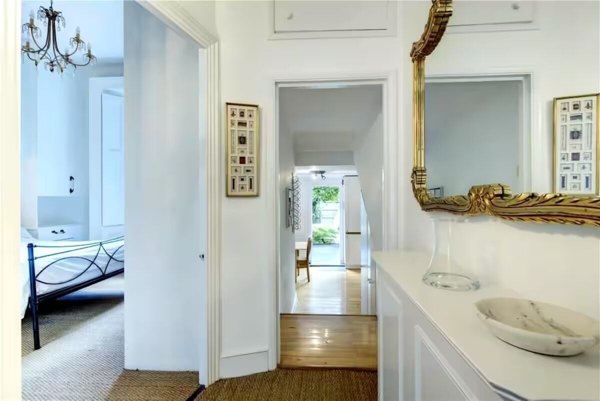 1 dormitorio, tabla de planchar con plancha, wifi y ropa de cama