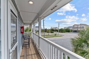 Phòng Suite Premium, nhiều giường, tủ lạnh & lò vi sóng | Hiên