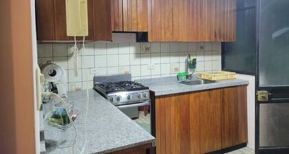 Apartamento Amoblado en José Luis Bustamante y Rivero