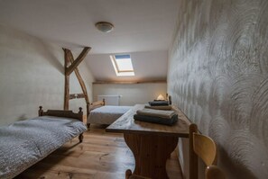 4 habitaciones, wifi gratis y ropa de cama
