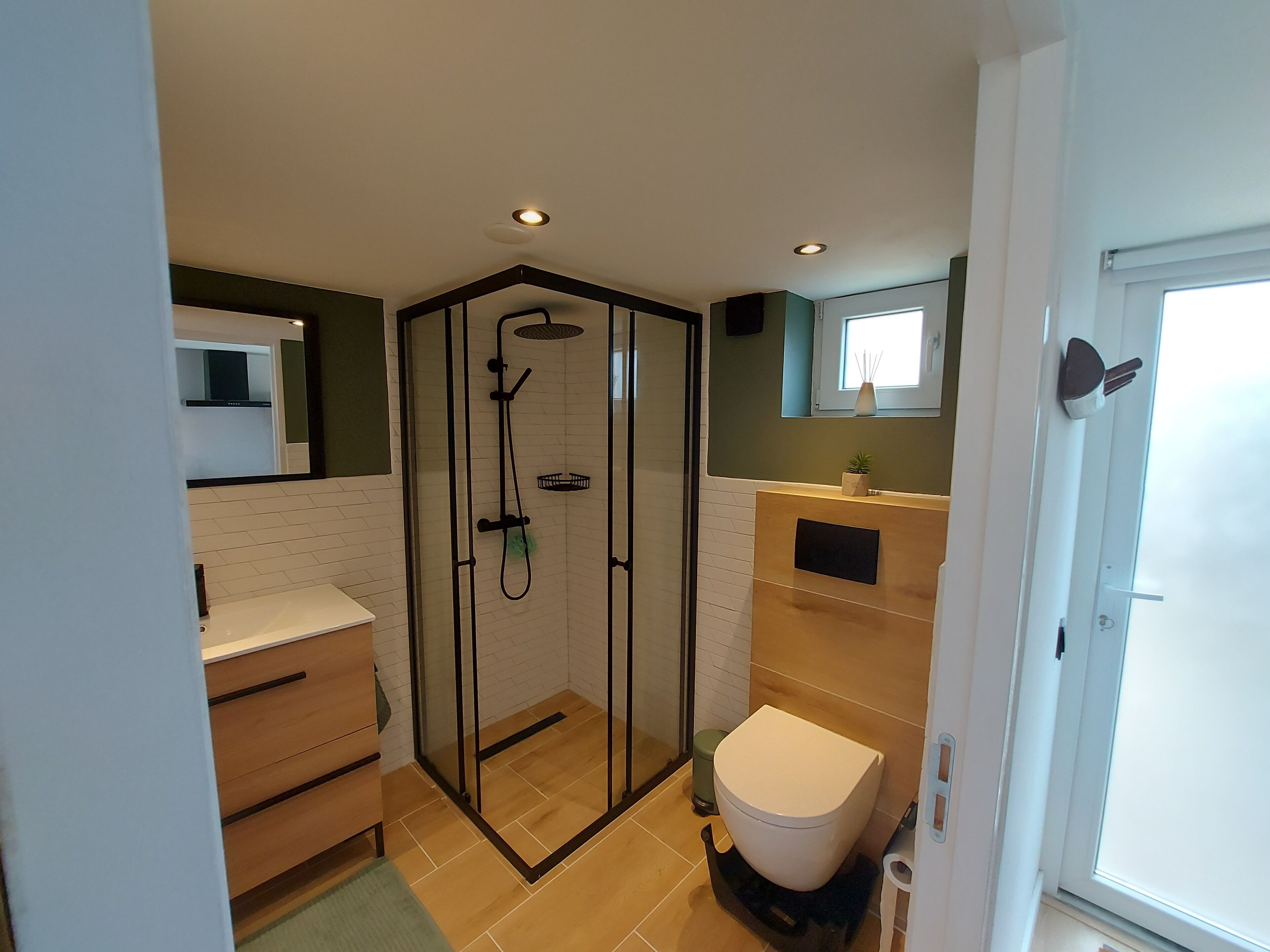 Shower, towels, soap, shampoo