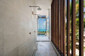 Vila Premium, 5 kamar tidur (Ocean Estate Banks 14) | Shower kamar mandi