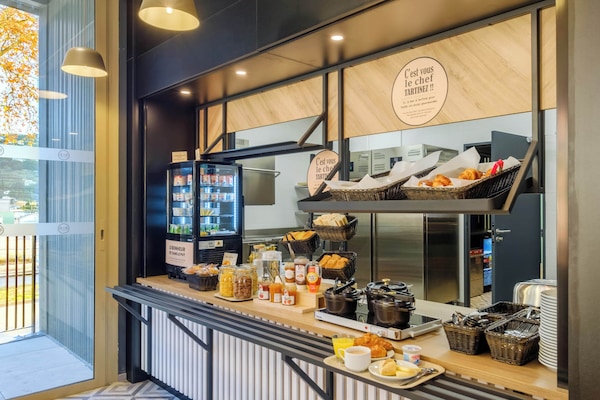 Desayuno buffet todos los días (con cargo)