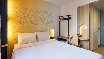 Desk, free WiFi, bed sheets