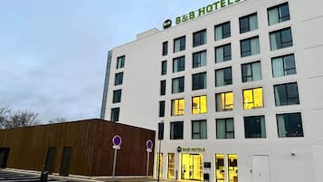 Vista frontal de la propiedad