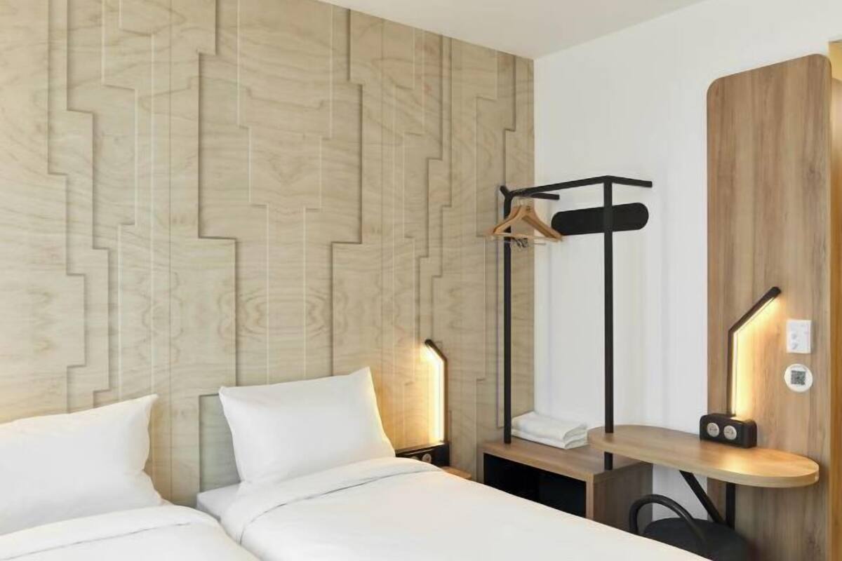 Bureau, Wi-Fi gratuit, draps fournis