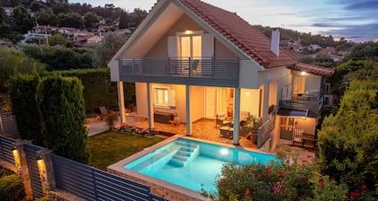 Athina Sea Villa Close To Atthens