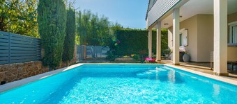 Athina Sea Villa Close To Atthens