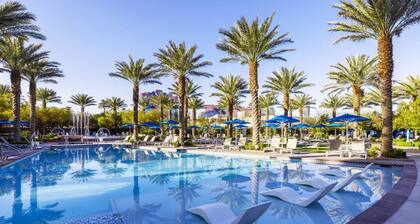 2Bed/2Bath Deluxe Unit in Gorgeous Desert Blue Resort in Las Vegas!