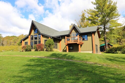 Cozy Timber Frame Home!  5 minutes to Holiday Valley and downtown Ellicottville!
