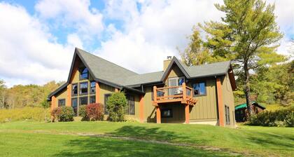 Cozy Timber Frame Home! 5 minutes to Holiday Valley and downtown Ellicottville!