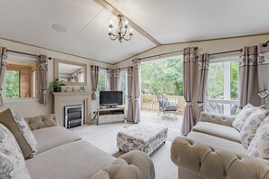 Living area - Stonechat - sleeps 4, High Kelling (Weybourne)