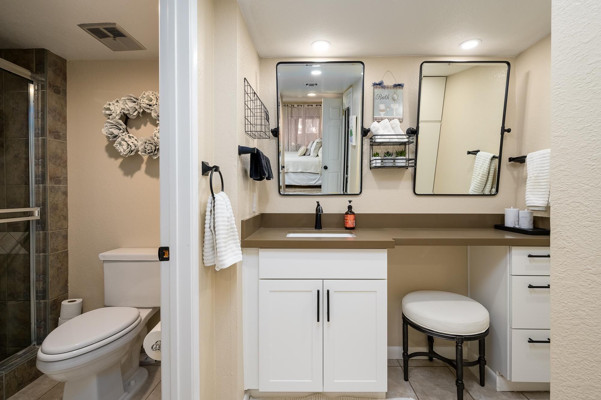 CASA MERLOT-Anasazi Village-Ground floor beautiful condo steps away from Pool.