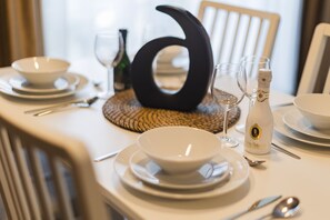 Dining - Zoe Apartment (Timisoara)