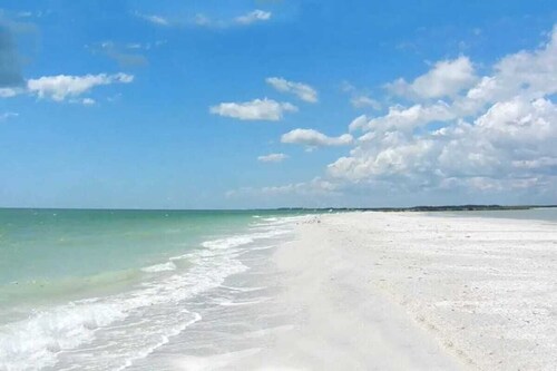 5BR Beach House - Private Pool  Beach Access Incl