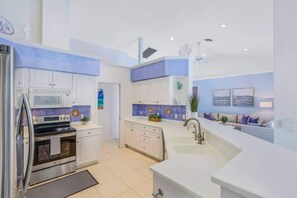 Køleskab, mikrobølgeovn, ovn, opvaskemaskine