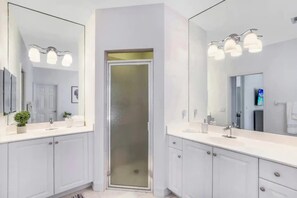 シャワー、ヘアドライヤー