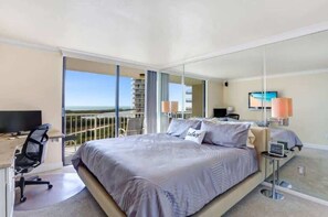 2 bedrooms, iron/ironing board, travel crib, WiFi - Beachfront South Seas Remodeled Paradise! (Marco Island)
