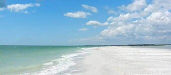 3BR Beach House ★ Private Pool ★ Beach Access Incl