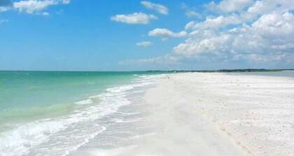 4BR Beach House _ Pool & Jacuzzi _ Beach Access