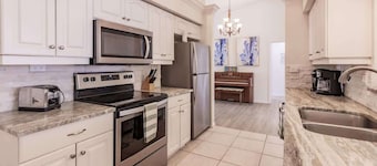 Park Place ★ Minutes to Beach ★ by Mackle Park