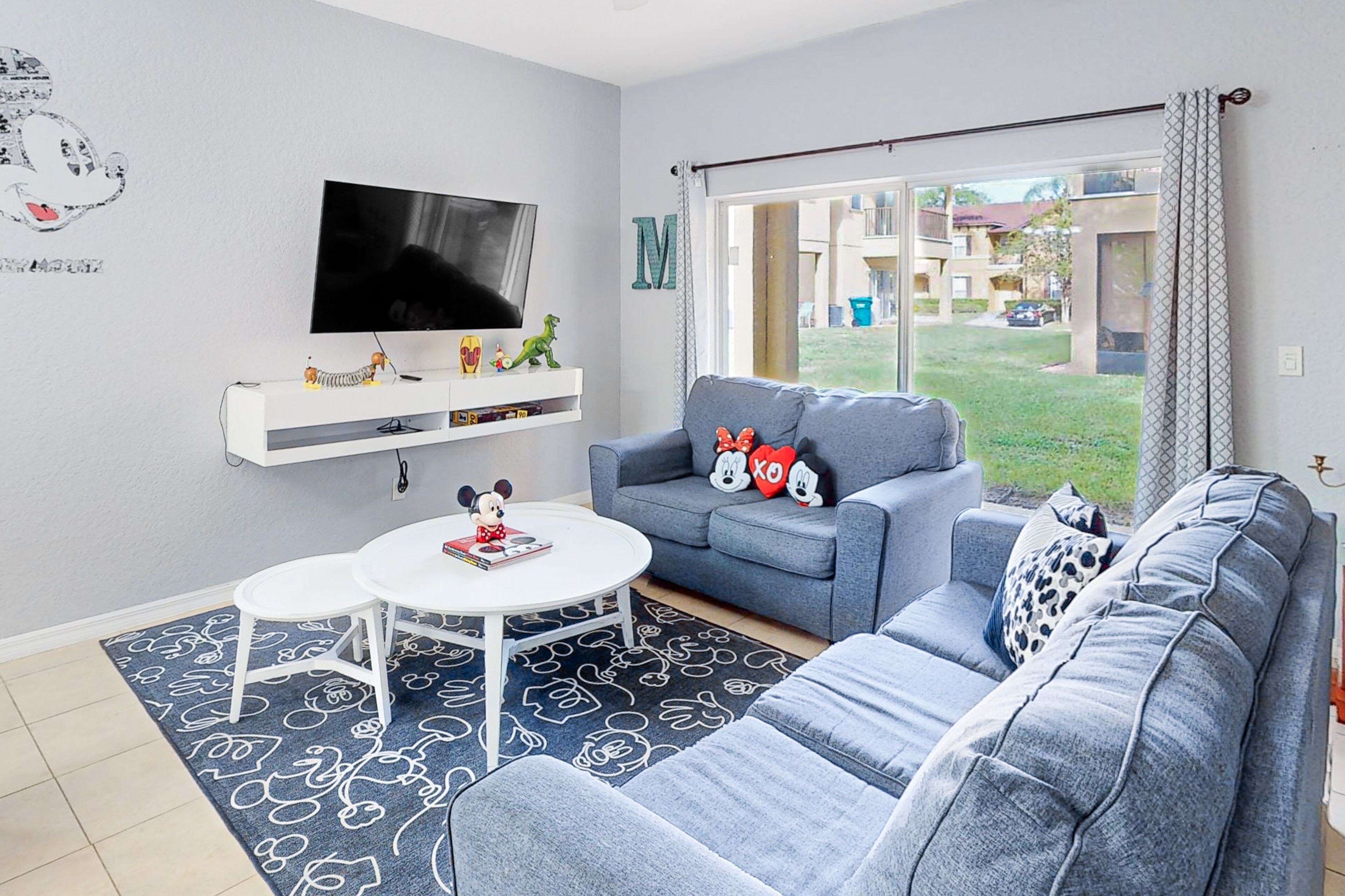Sun-filled townhome near area's attractions with resort amenities & AC - dogs ok