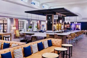 Bar (on property) - Marriott Vacation Club Pulse, San Diego Suite
(San Diego)