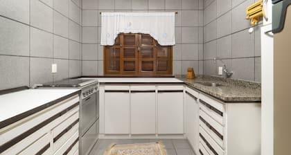 914 - Casa 3 dormitĂłrios para 8 pessoas
