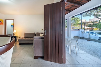 914 - Casa 3 dormitórios para 8 pessoas