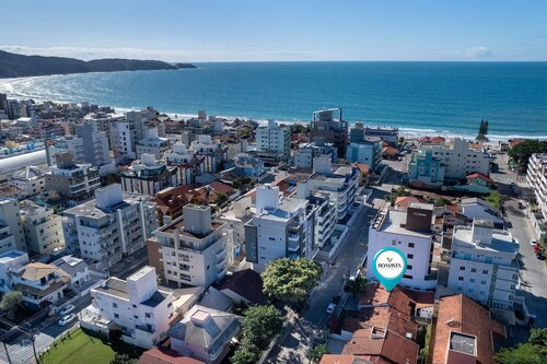 914 - Casa 3 dormitórios para 8 pessoas