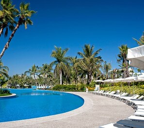 Pool - Mexico Open 2024 Vidanta Grand Luxxe Suite Royal 2B 2.5B (Las Jarretaderas)