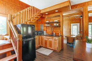 Kühlschrank, Mikrowelle, Herdplatte, Geschirrspüler