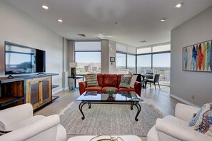 Smart TV, computer monitors