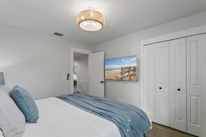 4 Schlafzimmer, Schreibtisch, Bügeleisen/Bügelbrett, Reisekinderbett