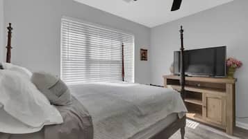 2 bedrooms, free WiFi, bed sheets