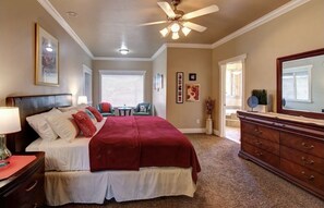 3 bedrooms, iron/ironing board, WiFi, bed sheets - 3 bedroom Beautiful Home minutes from Capitol Reef National Park (Teasdale)