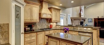 3 bedroom Beautiful Home minutes from Capitol Reef National Park