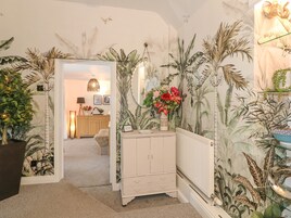 Cottage | Interior