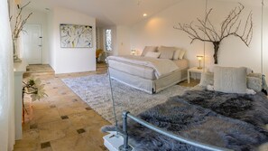 2 bedrooms - Cottage offers a sectional sofa, chef's kitchen and open floor plan. (Talent)